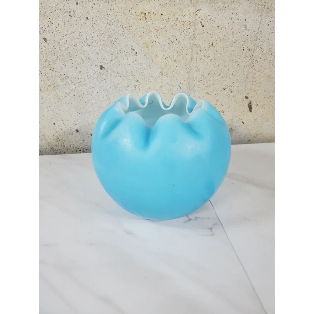 Vintage hand blown satin glass ombre soft blue rose Bowl vase w/crimp pinch rim. - Picture 3 of 9